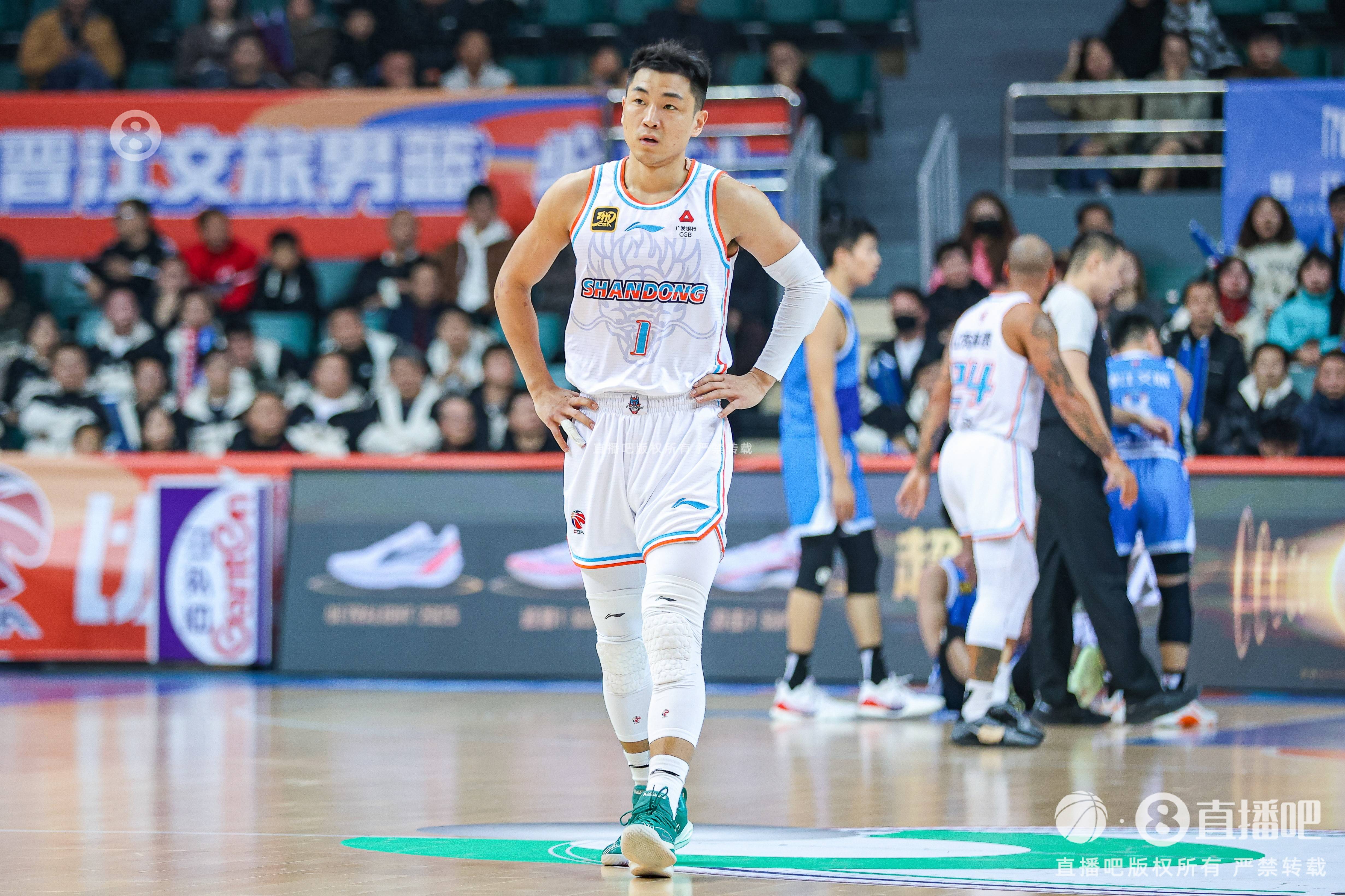 山东男篮惊险获胜，晋级夺冠