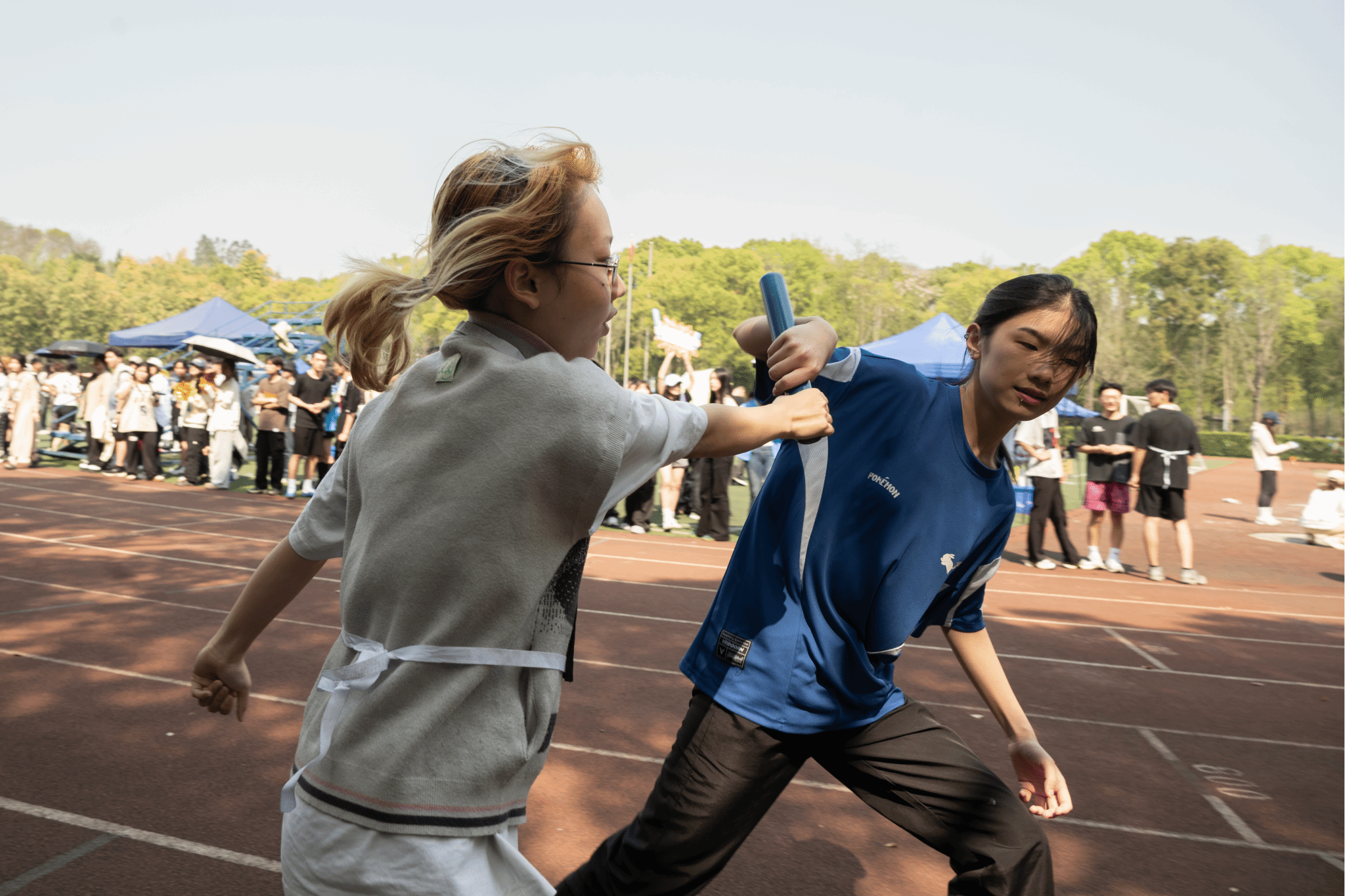 团队合作默契远超对手，豪取历史性胜利的简单介绍
